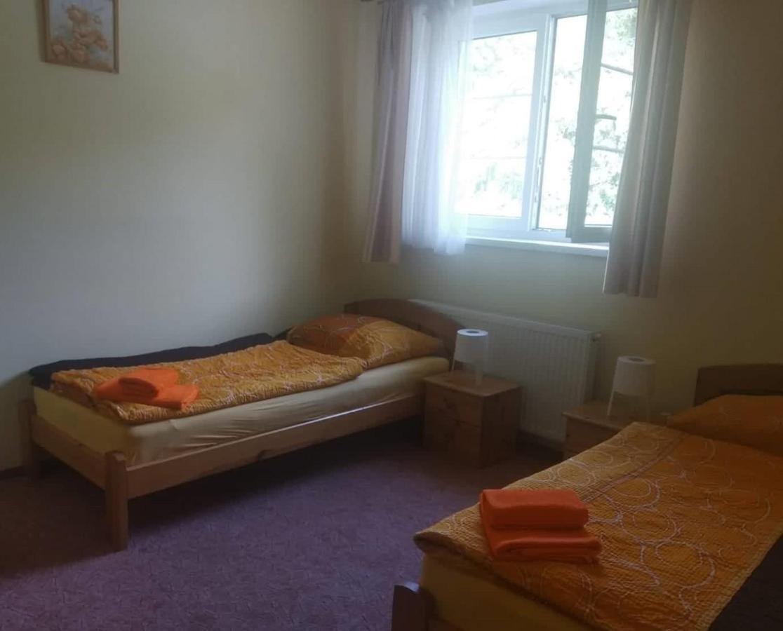 Guest House Kaskada Vrane nad Vltavou Luaran gambar